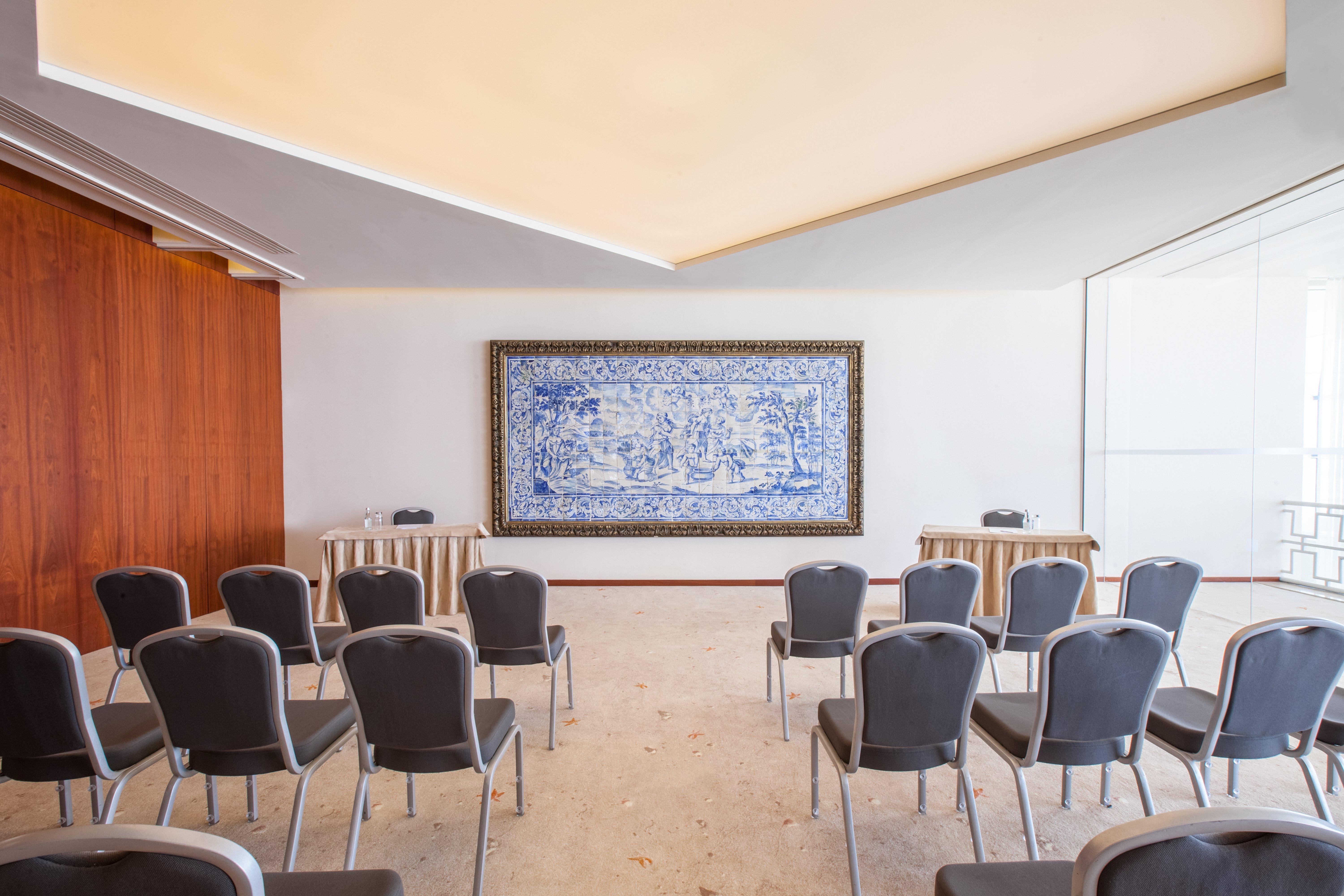 Crowne Plaza Vilamoura - Algarve By Ihg Екстериор снимка The interior of the Portuguese Parliament's conference room