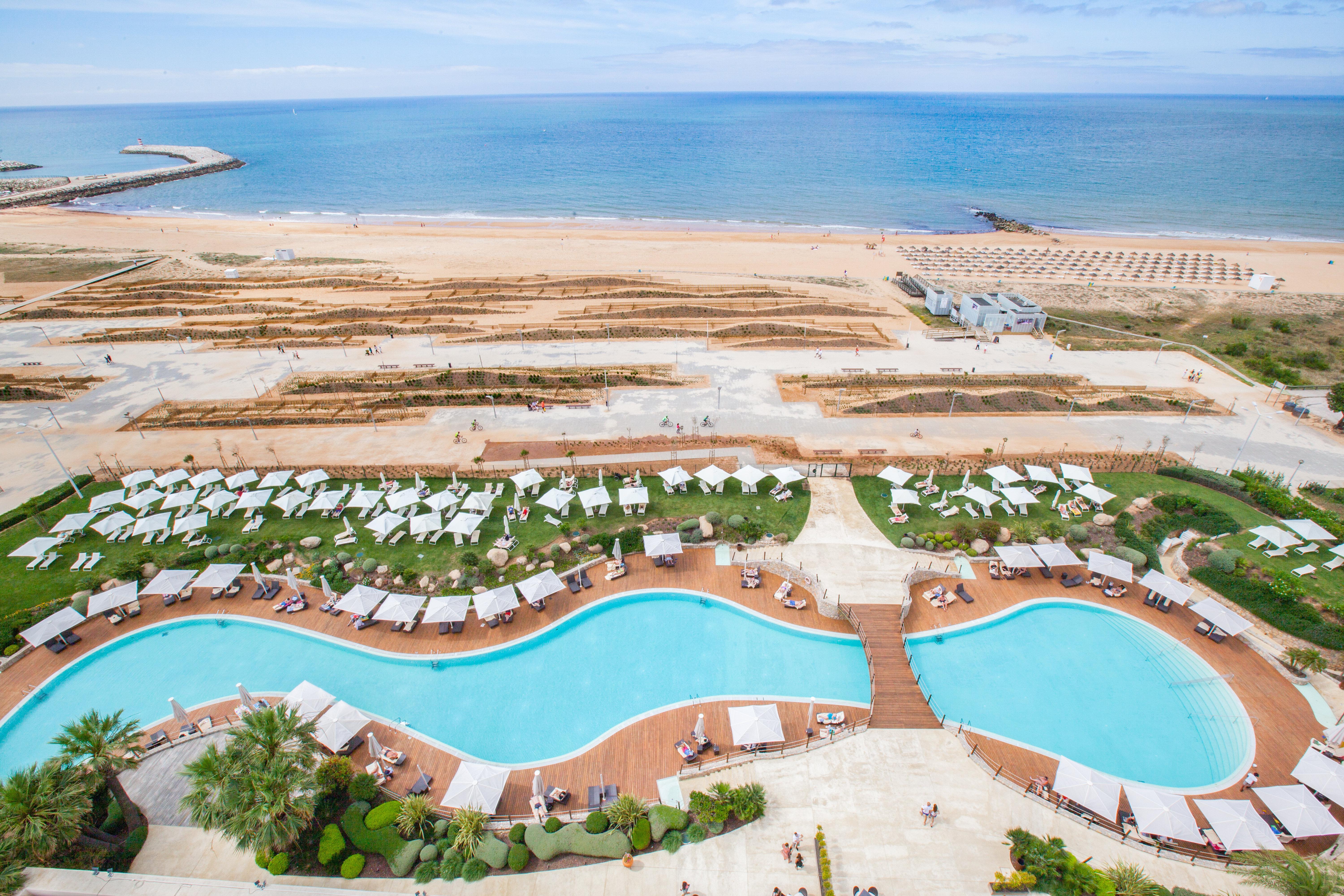 Crowne Plaza Vilamoura - Algarve By Ihg Екстериор снимка The beach of the hotel
