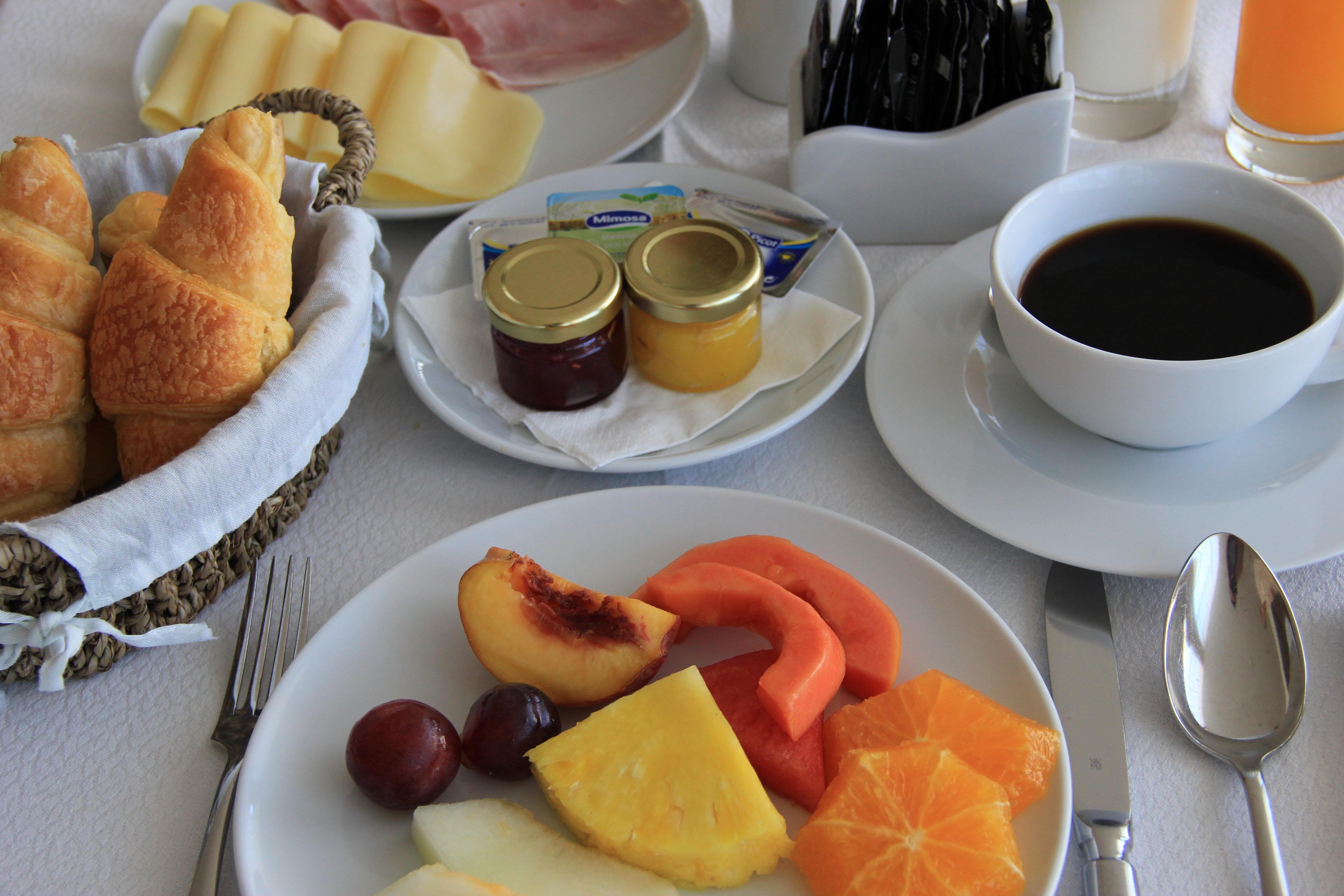 Crowne Plaza Vilamoura - Algarve By Ihg Екстериор снимка Continental breakfast