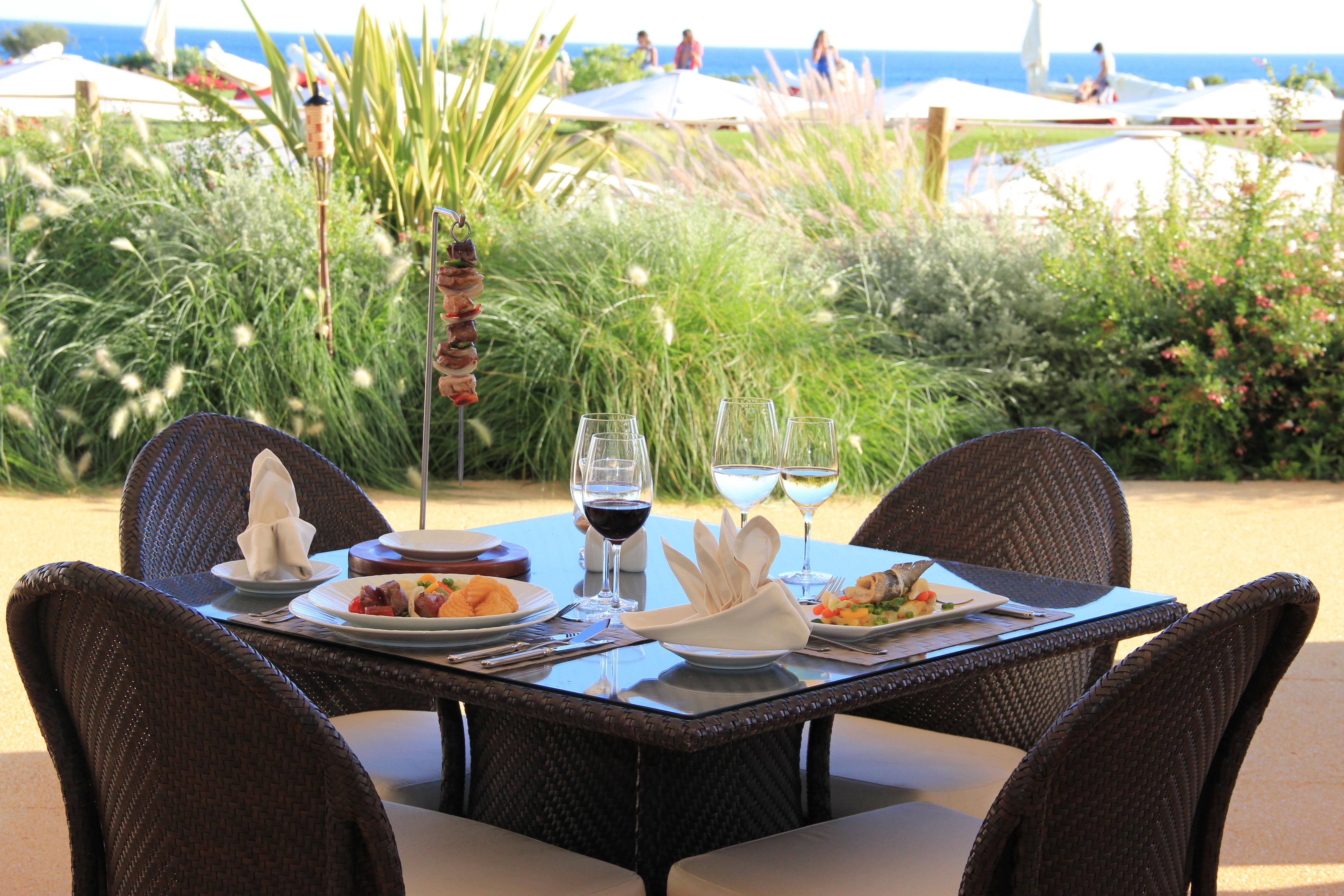 Crowne Plaza Vilamoura - Algarve By Ihg Екстериор снимка A table set for dinner