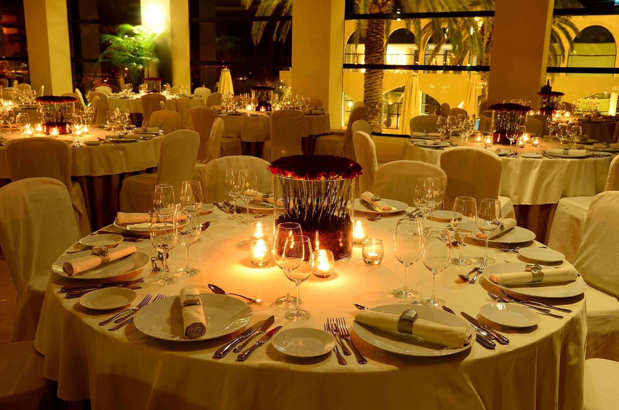Crowne Plaza Vilamoura - Algarve By Ihg Екстериор снимка A table set for a formal dinner